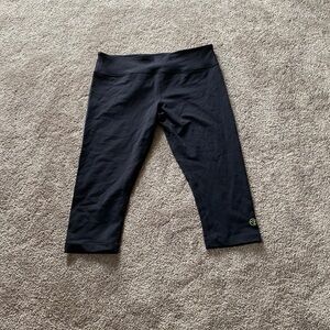Zumba Black Capri Leggings SIZE L